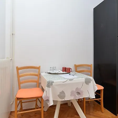 Veli Vrh 2208 게스트하우스 3*