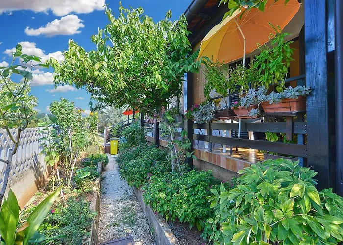 Guest house Veli Vrh 2208 3*