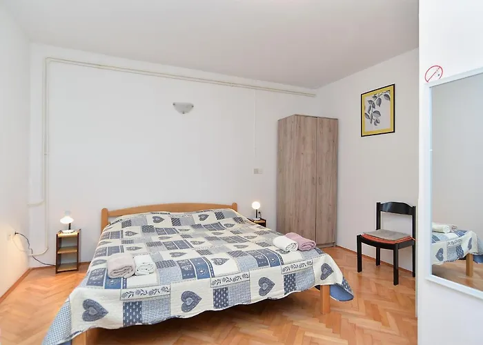 Veli Vrh 2208 3* Pula