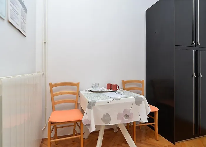 Veli Vrh 2208 Pensionat 3*