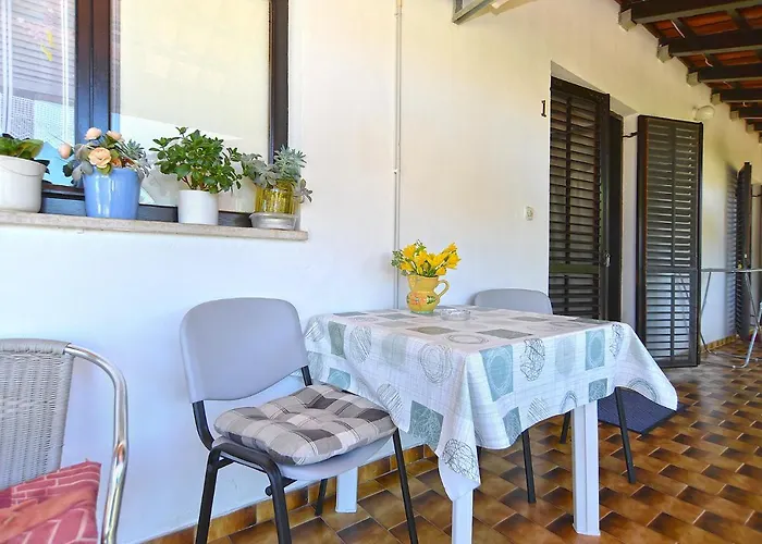 Pensionat Veli Vrh 2208 Pula