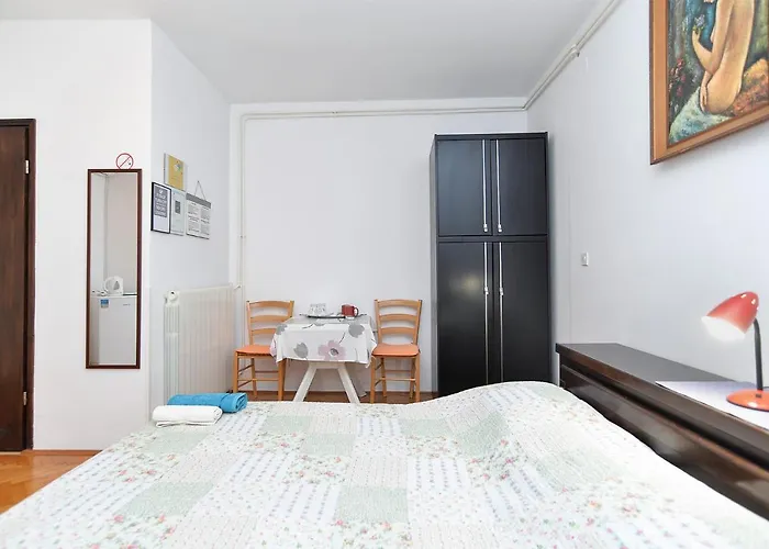 Veli Vrh 2208 Pensionat